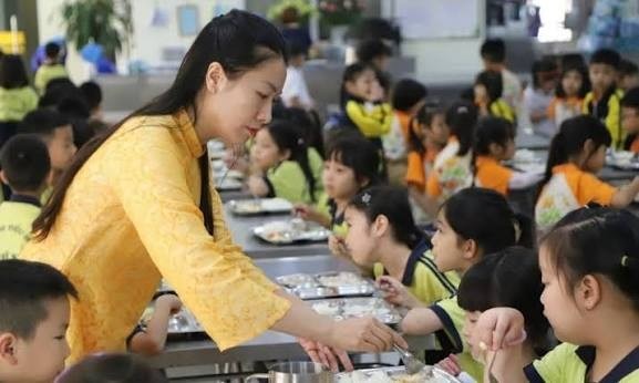Hà Nội siết quản lý các khoản thu dịch vụ tại trường công lập chất lượng cao