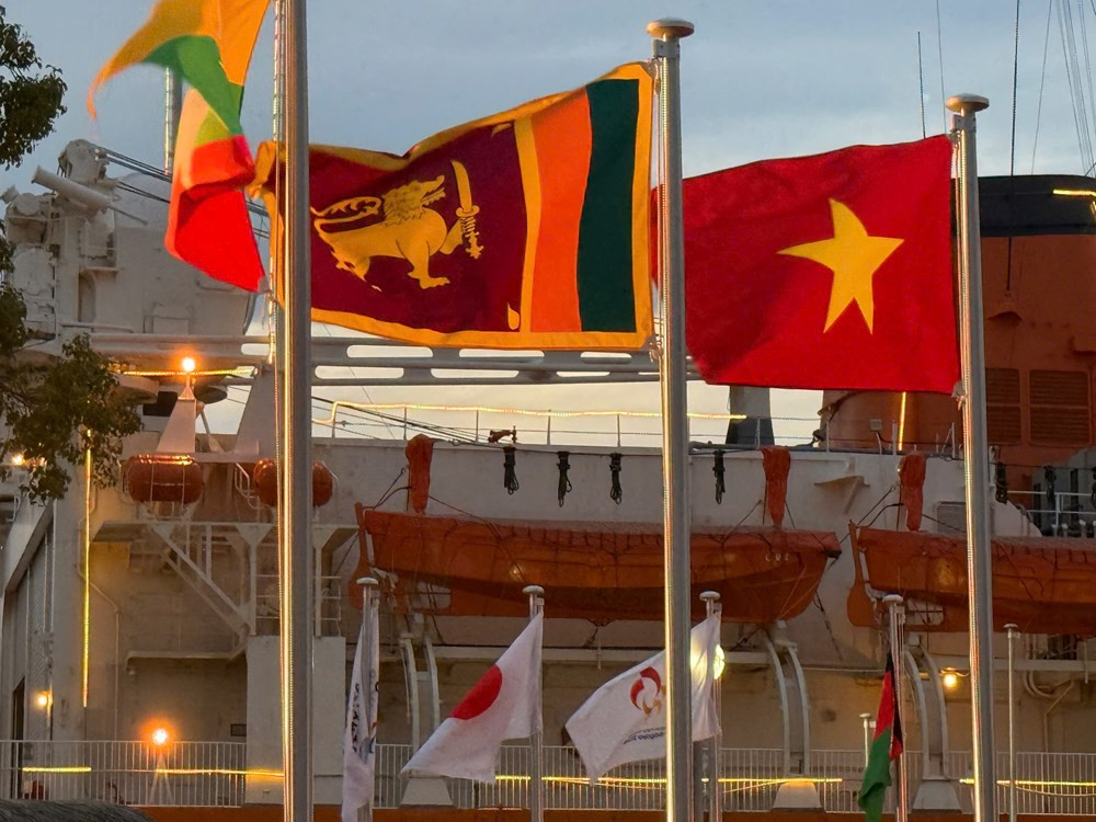 Quốc kỳ Việt Nam tung bay tại Asian Para Games 2026