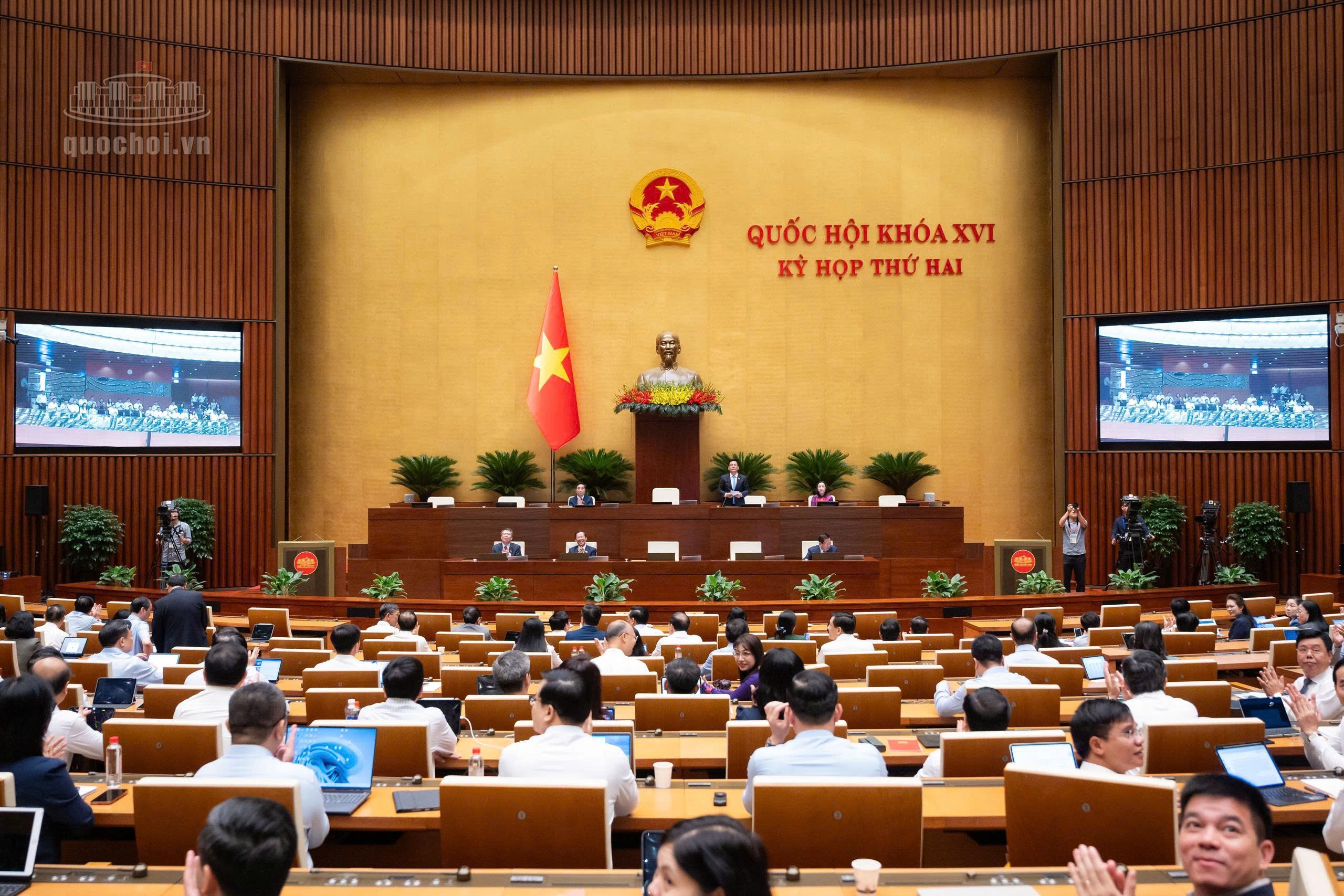 Đại biểu Quốc hội: Tiền gửi vượt 11,2 triệu tỷ đồng, dân giữ 500 tấn vàng nhưng nền kinh tế vẫn khát vốn