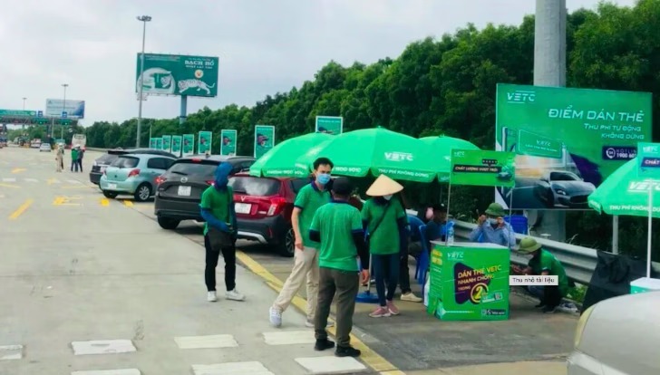 Phó Thủ tướng chỉ đạo xử lý bất cập trong hoạt động thu phí điện tử đường bộ